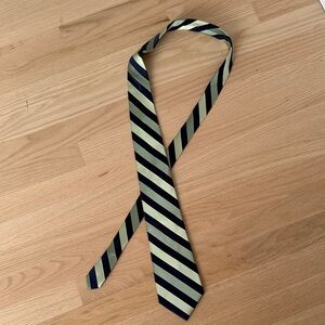 Club Room Classic Striped Men's 100% Silk Tie in Light Green and Navy